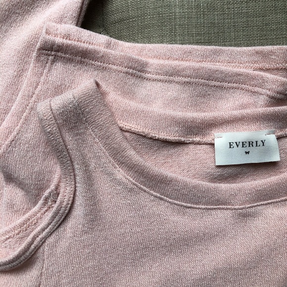 Everly Pink Cold Shoulder Sweater Top Sz S - Picture 2 of 9